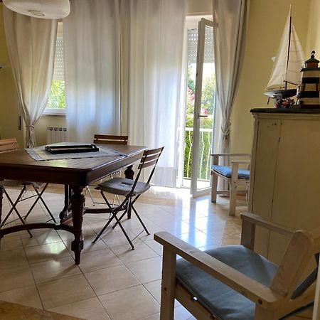 Appartamento Stella Marina A Due Passi Dal Mare E Dal Centro Marina Di Carrara Ngoại thất bức ảnh